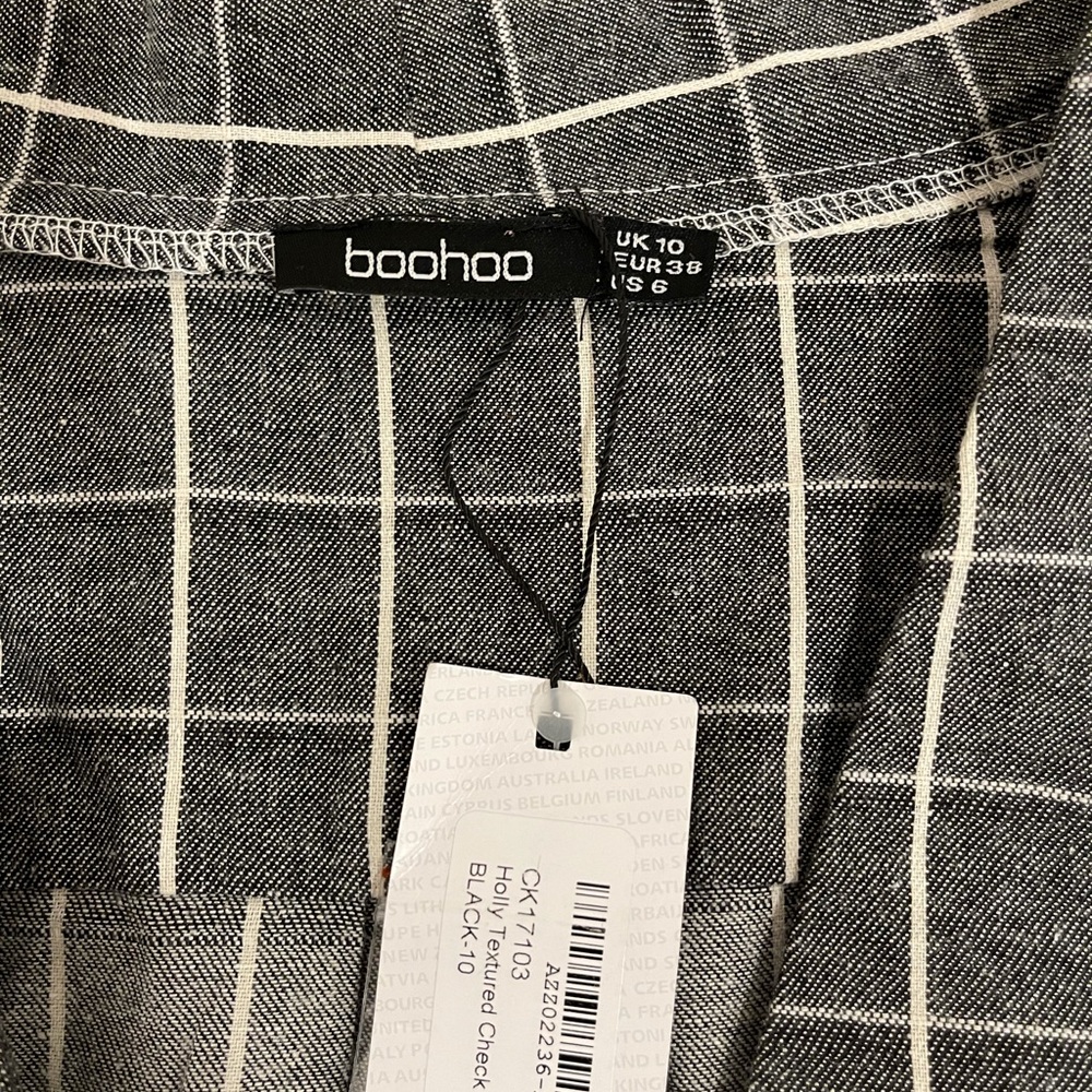 Boohoo gray and white quarter/long sleeve romper - Picture 3 of 4